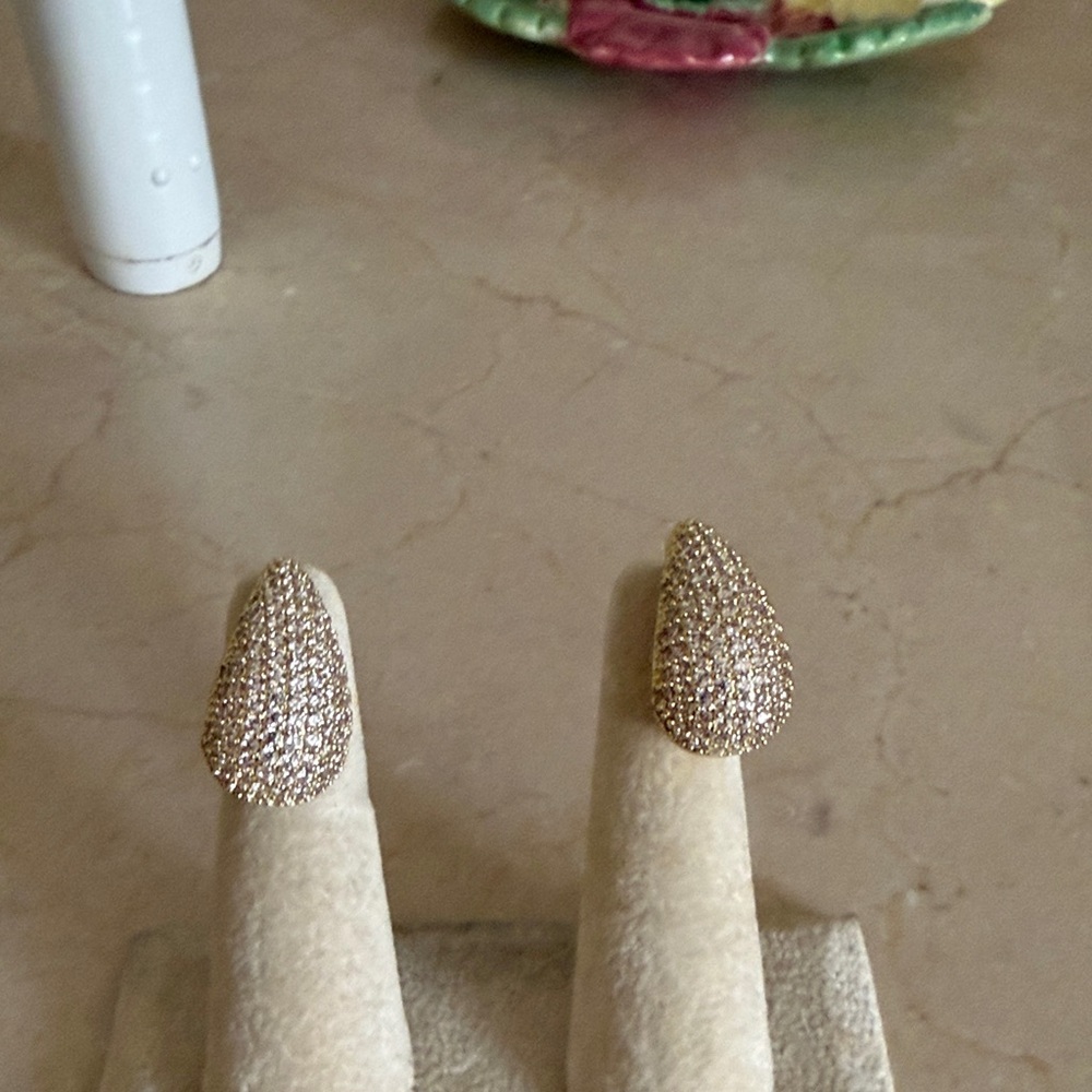Elegant Gold Teardrop Earrings